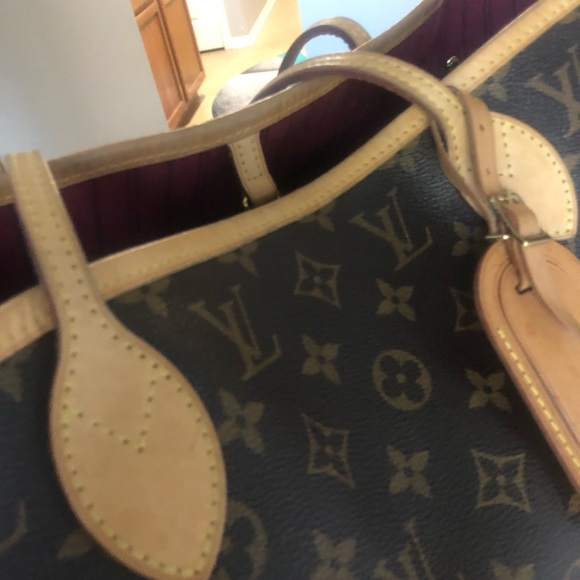 Louis Vuitton neverfull MM RED !! HOLD !! - Picture 2 of 8